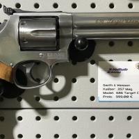 Smith & Wesson , 686 Target Champion